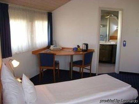 Hotel Crystal Filderstadt Εξωτερικό φωτογραφία